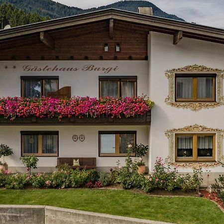 Gaestehaus Burgi Fuegen Exterior photo